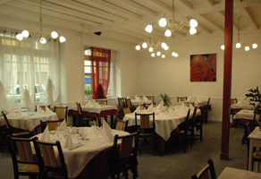 salle-restaurant-hotel-le-cygne-yssingeaux-haute-loire-auvergne
