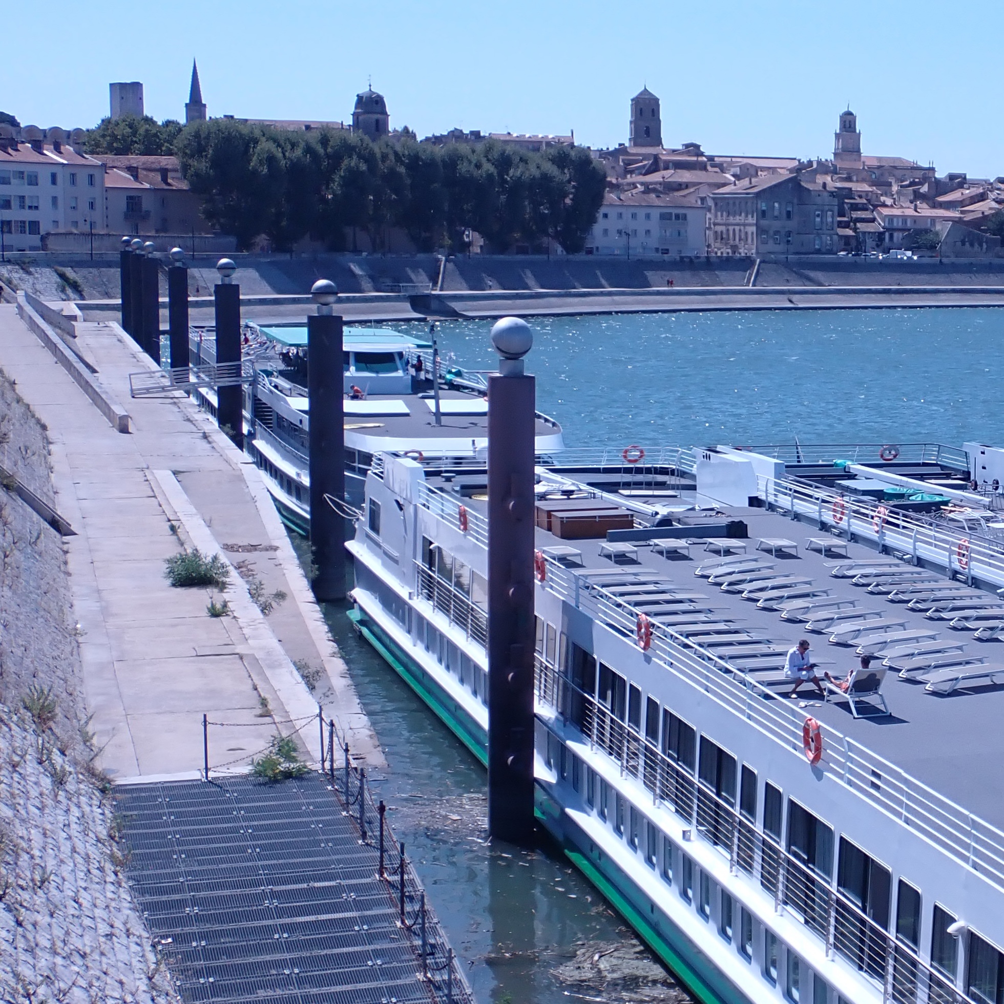 Paquebot fluvial Arles